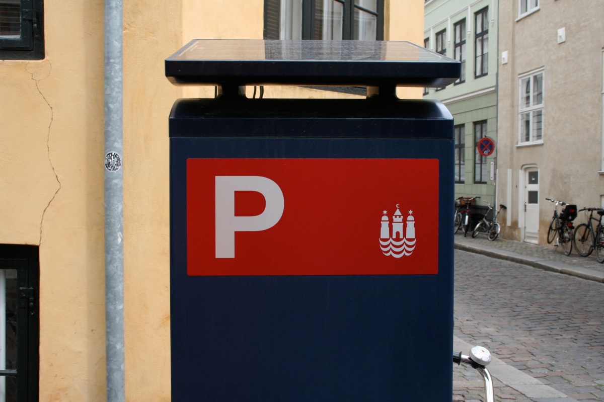 Знак Копенгагена на парковке